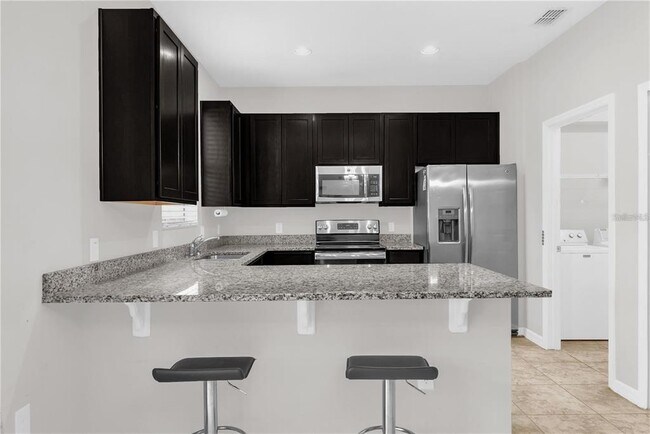 Building Photo - 2480 Seven Oaks Dr