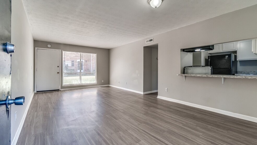 Interior Photo - The Park at River City