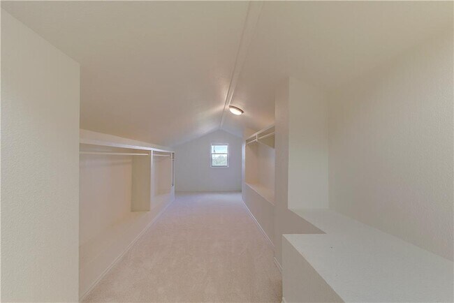Building Photo - 9305 Granada Hills Dr