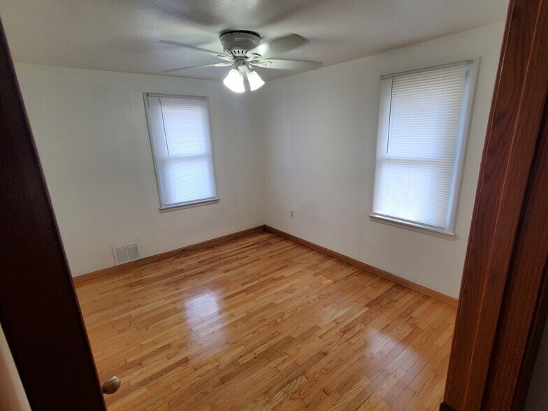 North Bedroom-Hardwood floor - 1317 W 19th St