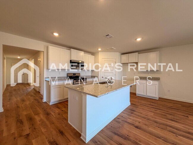 Building Photo - One-Month Free Move-in Special! New Construction Home for Rent in Tuscaloosa, AL! Sign a 13-month...