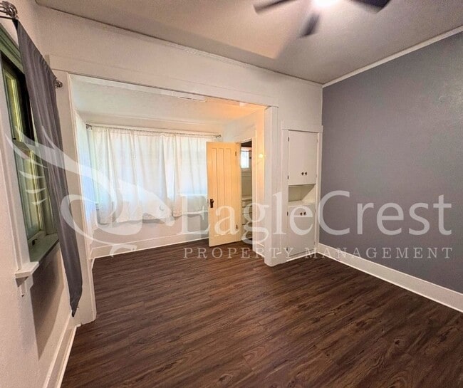 Building Photo - Beautifully Renovated Historic 3 Bedroom Home