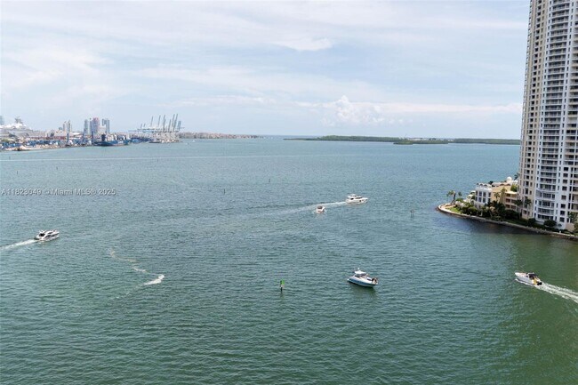 Building Photo - 325 Biscayne Blvd