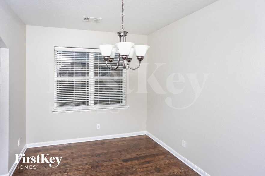 Building Photo - 202 Brook Ct