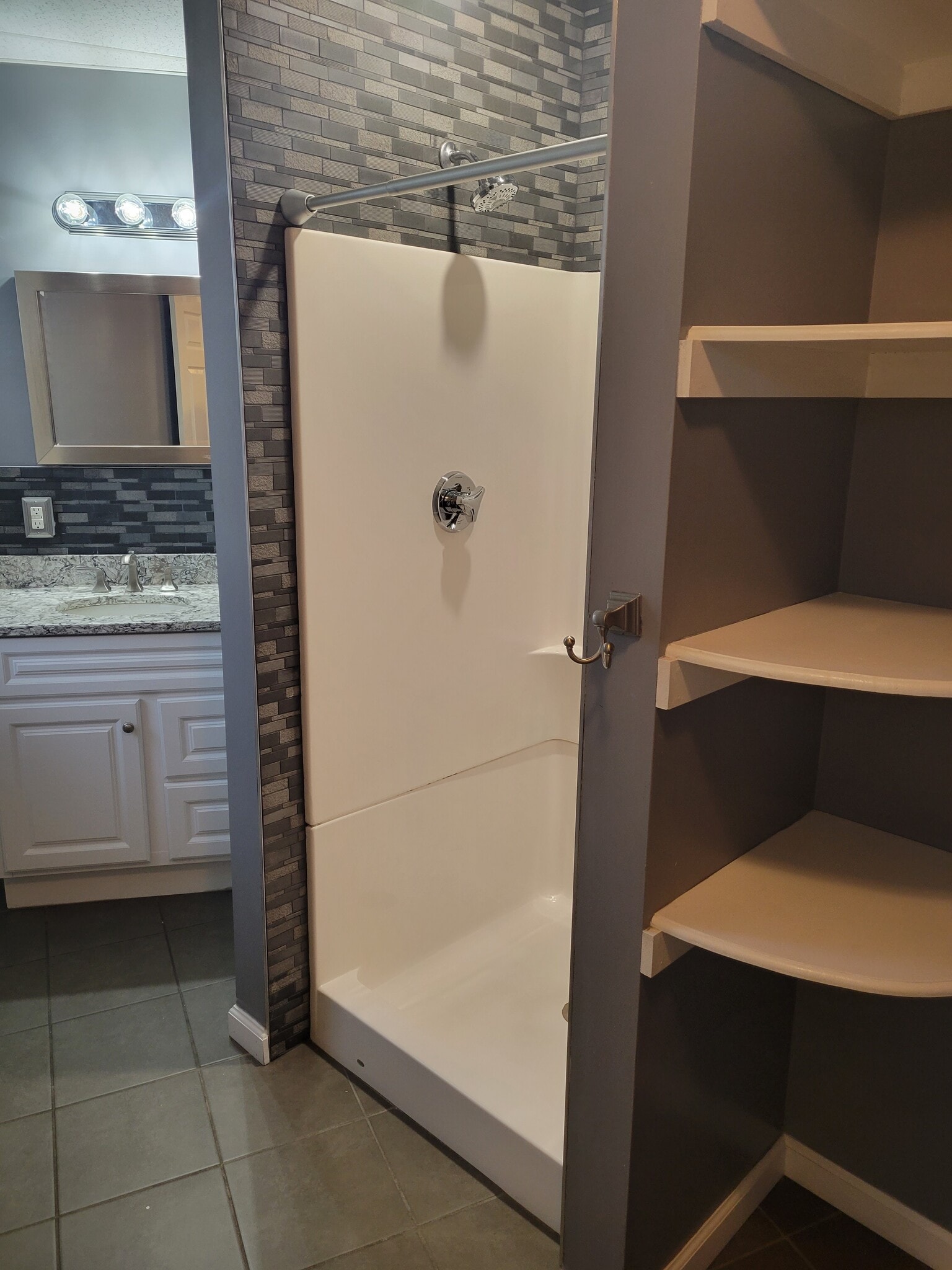 Building Photo - 739 Liberty St