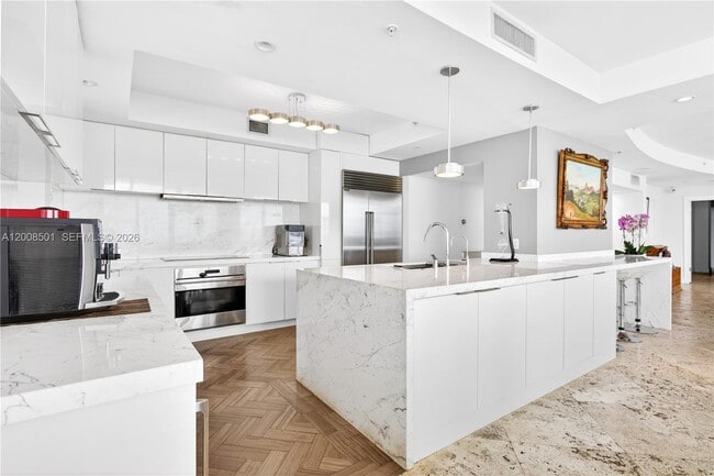 Building Photo - 1900 Sunset Harbour Dr