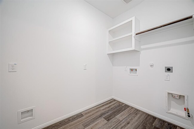 Building Photo - 451 Papershell Path