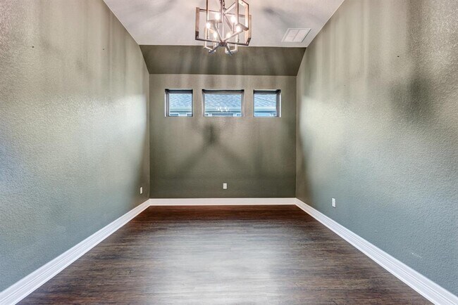 Building Photo - 804 Beautyberry Ln
