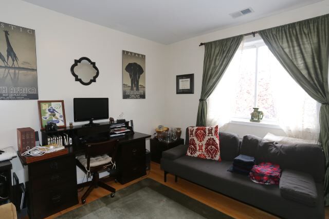 Building Photo - 3655 N Southport Ave