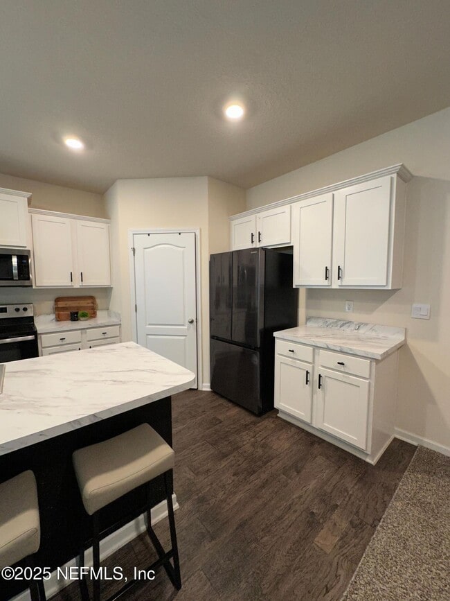 Building Photo - 2062 Garrison Wy