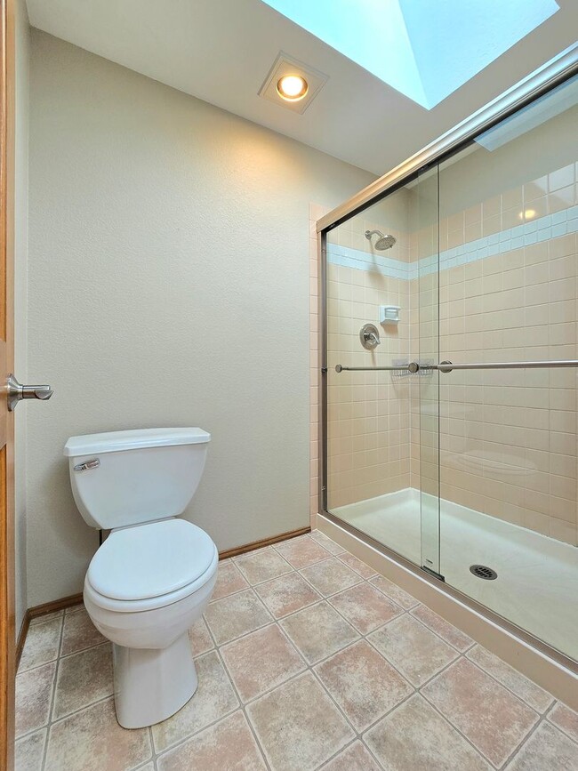 Building Photo - Bothell Home In Perfect Location!