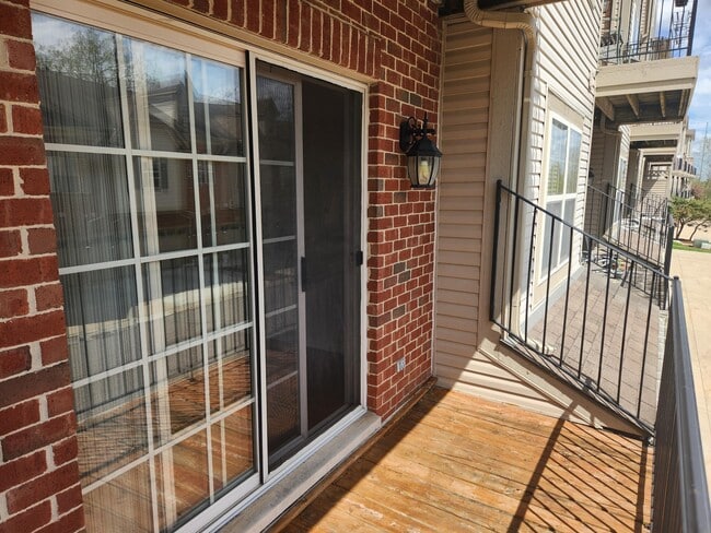Building Photo - 39475 Springwater Dr