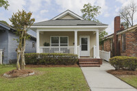 Building Photo - 1020 W 46th St