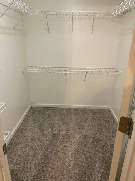 Building Photo - 1610 Robert Rd