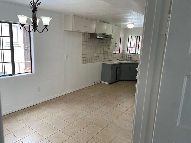 Building Photo - 9337 San Miguel Ave