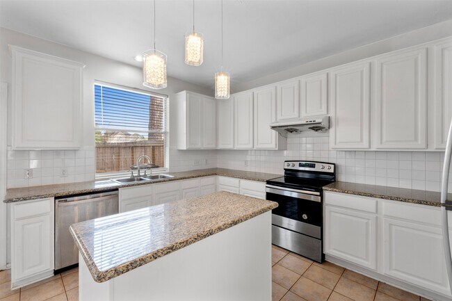 Building Photo - 17102 Mountain Crest Dr