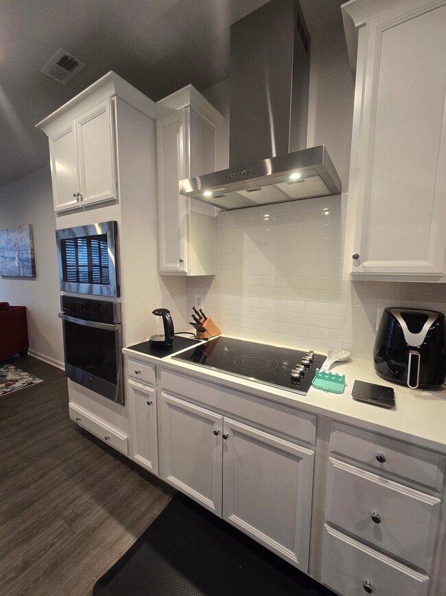 Building Photo - 9227 Magellan Pkwy