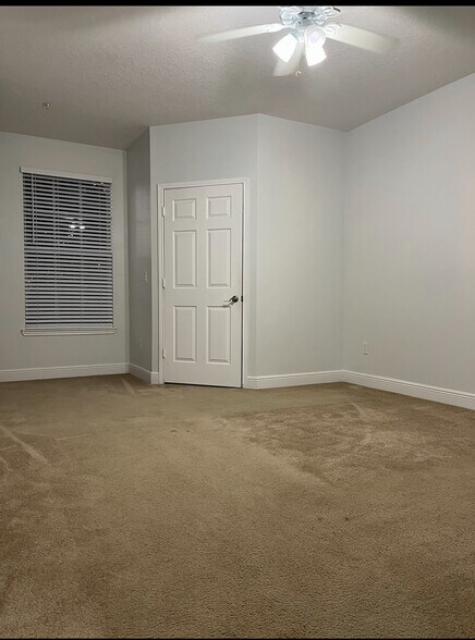 Building Photo - 14226 Fredricksburg Dr