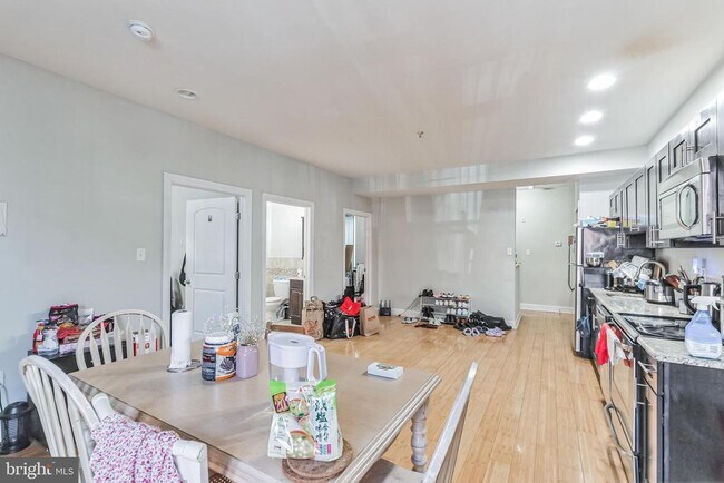 Building Photo - 333 N 40th St