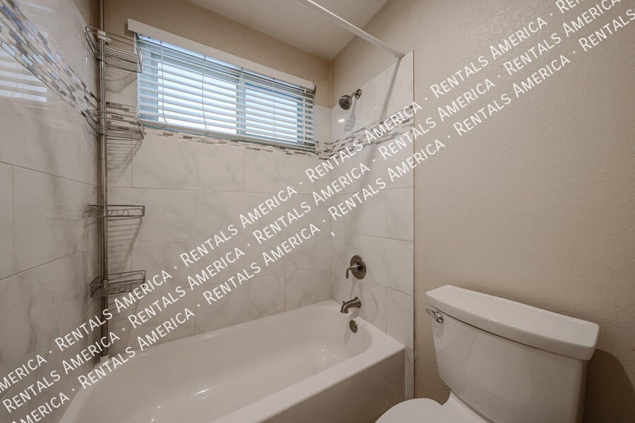 Building Photo - 4583 W Elgin St