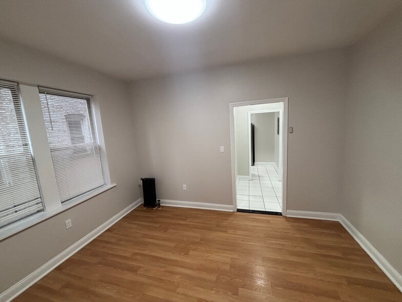 Building Photo - 332 61st St