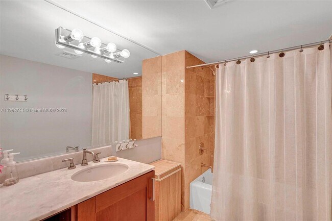 Building Photo - 9499 Collins Ave