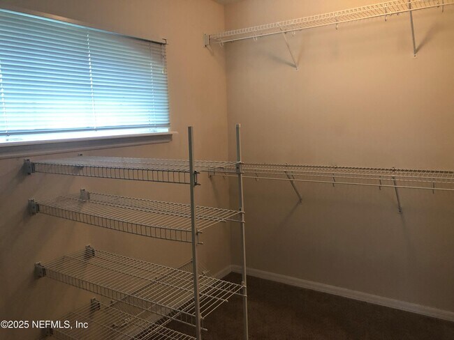 Building Photo - 12857 Chets Creek Dr N