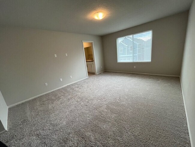 Building Photo - New 4 Bedroom 2.5 Bath Home McMinnville OR