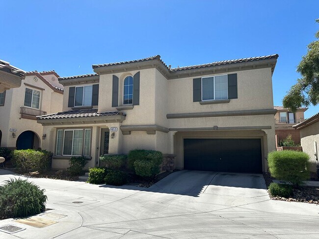 Primary Photo - Gorgeous 3 bedroom Mountains Edge House
