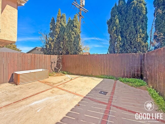 Building Photo - Beautiful 2B 2.5BA Townhouse in El Cajon!