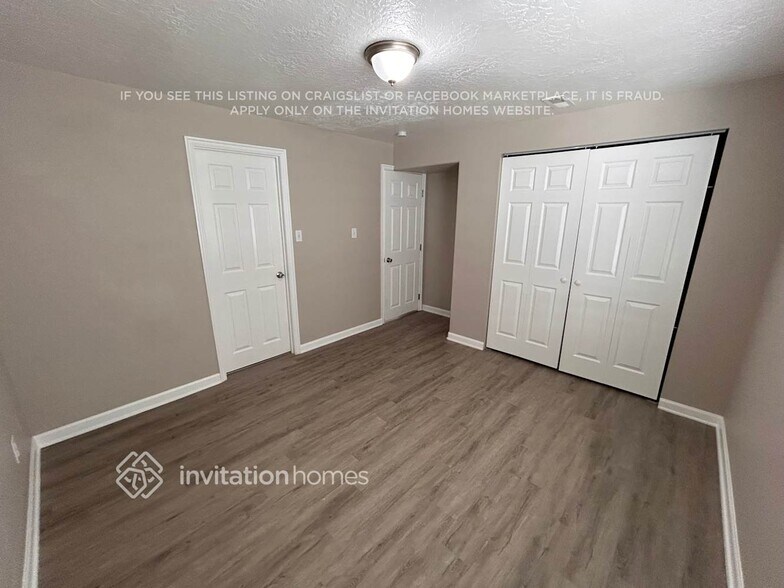 Building Photo - 4581 W Mina Deoro Dr
