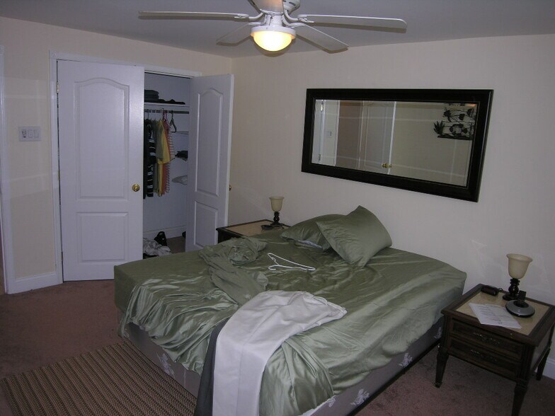 Building Photo - 280 Greenough St