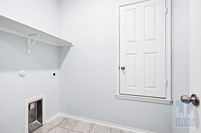 Building Photo - 8005 Crystalbrook W