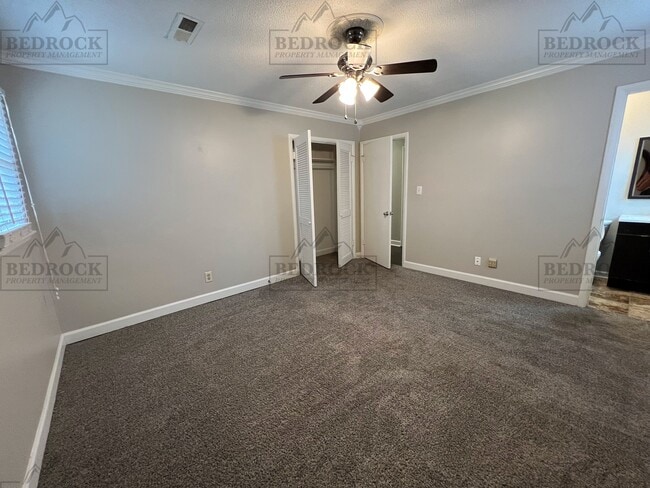 Building Photo - 1302 Stuart Ave SW
