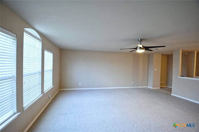 Building Photo - 2065 Dove Crossing Dr