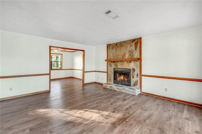 Building Photo - 1810 River Rock Trail