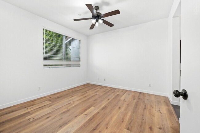 Building Photo - 10722 Sabre Hill Dr