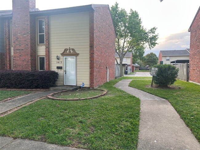 Building Photo - 1413 Bonanza Rd