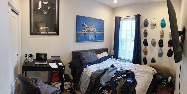 Building Photo - Modern & Spacious 3 BED 3 BATH in Great South Boston Neighborhood.