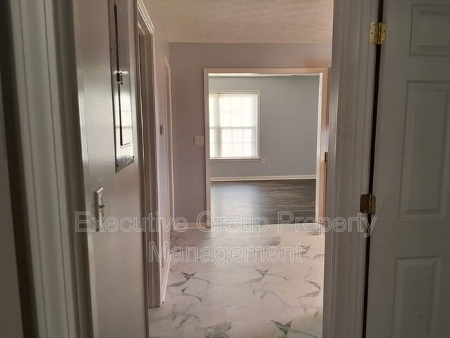 Building Photo - 103 Hurstfield Dr