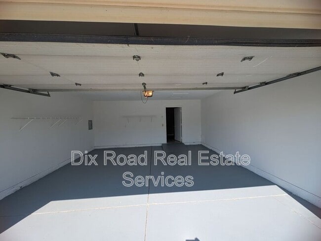 Building Photo - 8881 Davidgate Dr