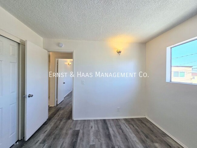 Building Photo - 1330 Walnut Ave