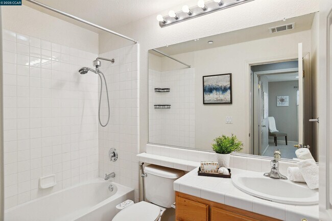 Building Photo - 2073 Watermill Rd