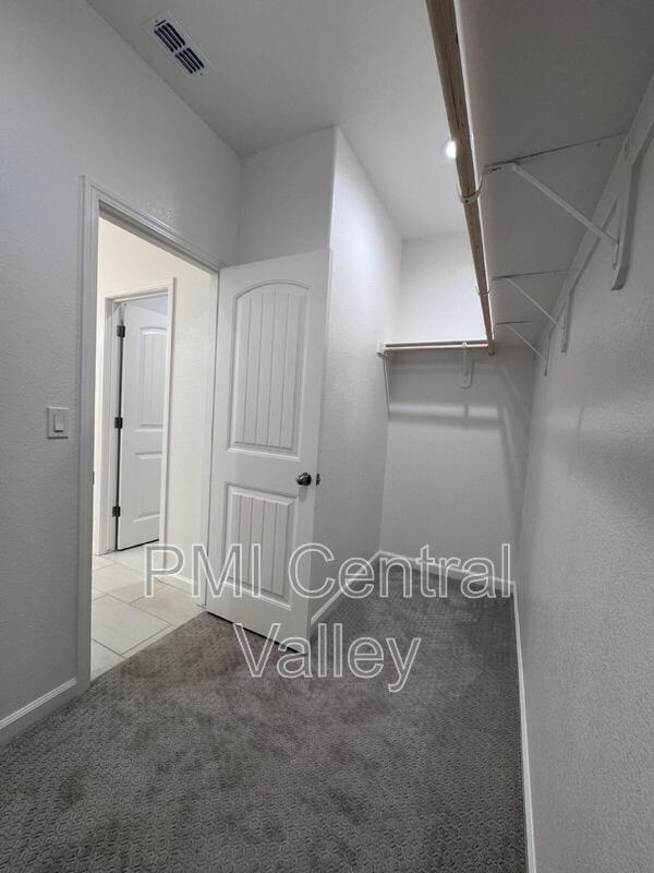 Building Photo - 4612 Irma Dr