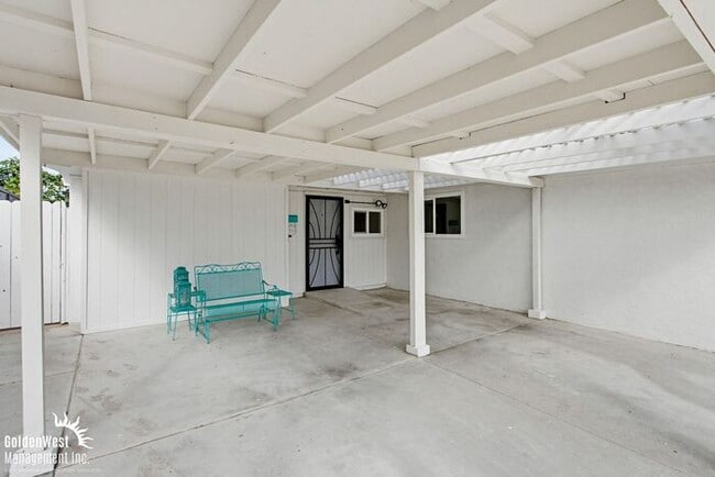 Building Photo - Newly Remodeled 5Bdm 2Ba Home with Huge Patio!