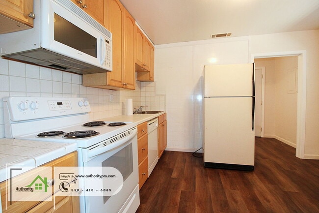 Building Photo - 3010 Church St