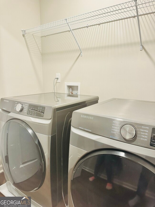 Building Photo - 7062 Mimosa Blf