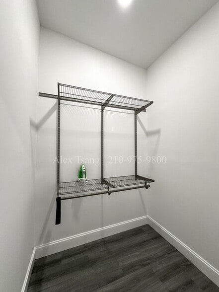 Building Photo - 316 Toledo St