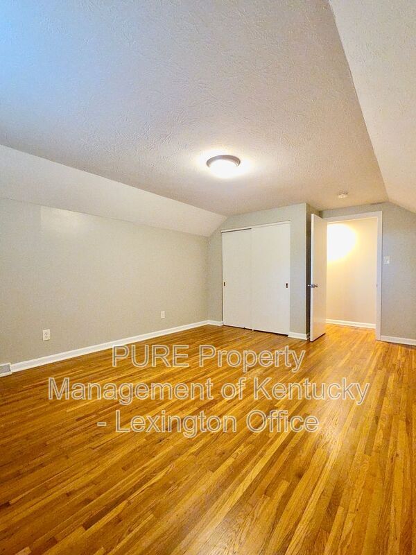 Building Photo - 2216 Winterberry Dr