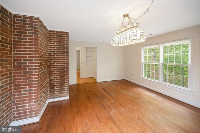 Building Photo - 130 Spring Wood Dr